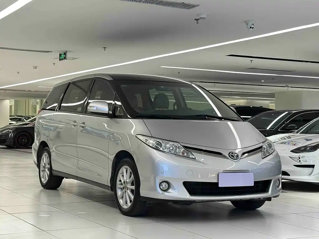 Toyota Previa 2015 — фото 2