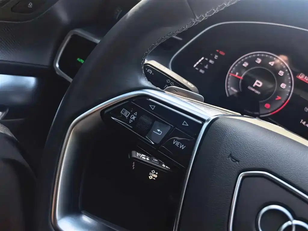Audi A7L 2023 — фото 23