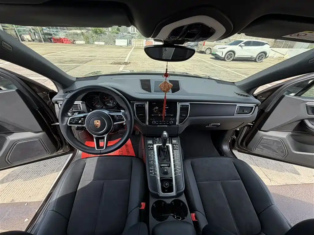 Porsche Macan 2018 — фото 8