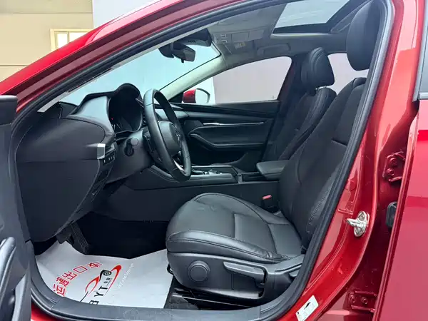 Mazda 3 Axela 2022