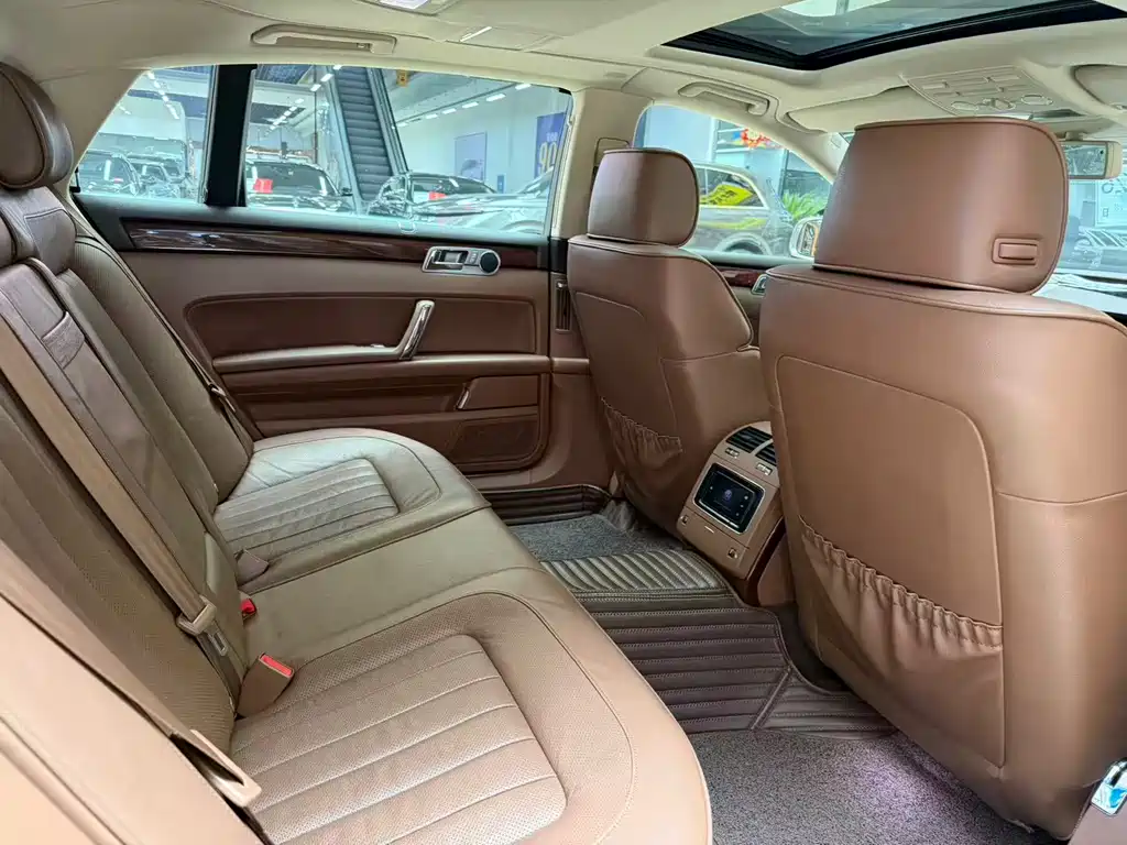 Volkswagen Phaeton 2017 — фото 13