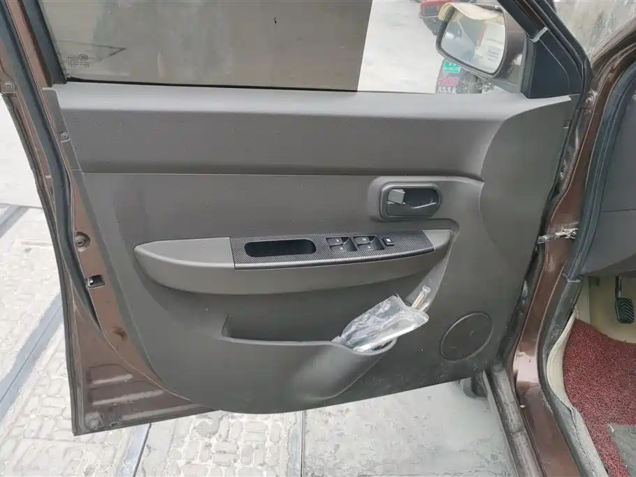 Wuling Hongguang 2015