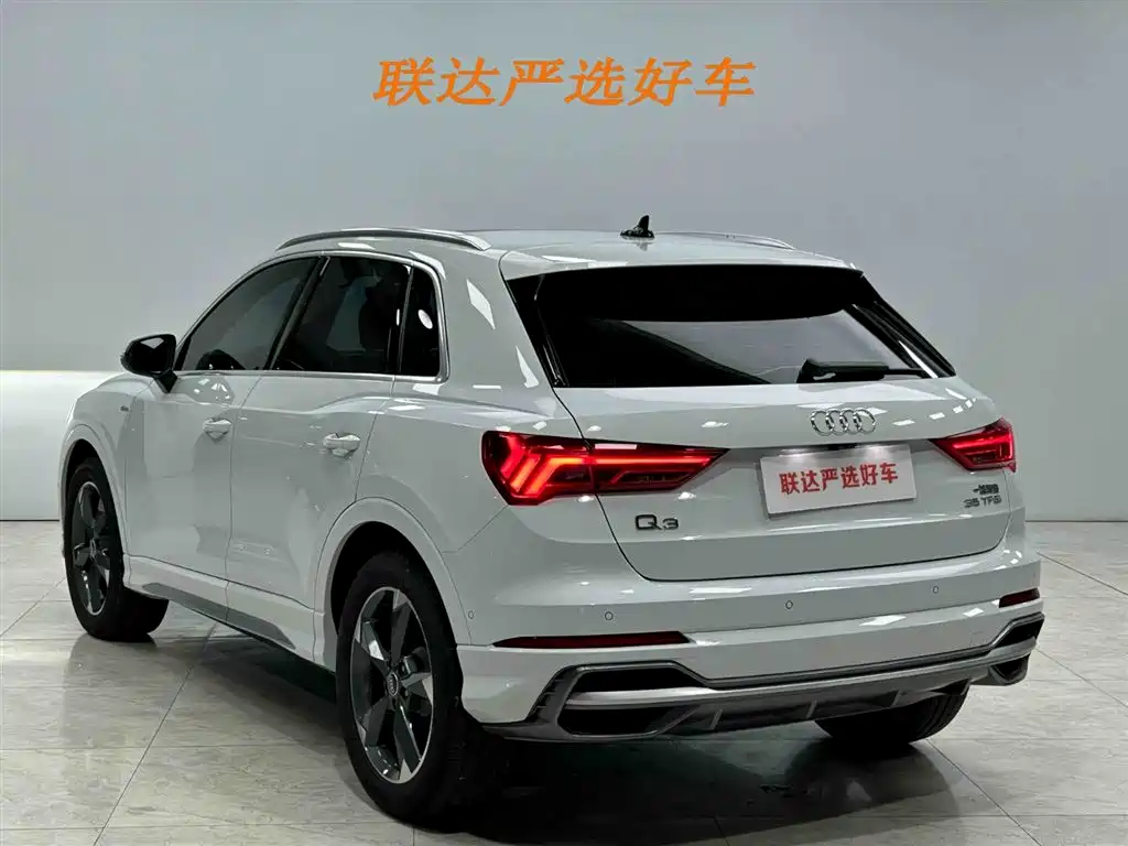 Audi Q3 2022 — фото 24