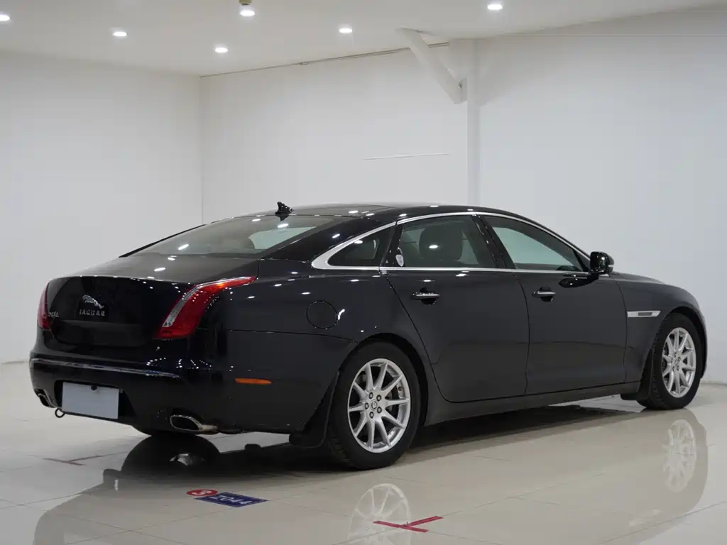 Jaguar XJ 2012