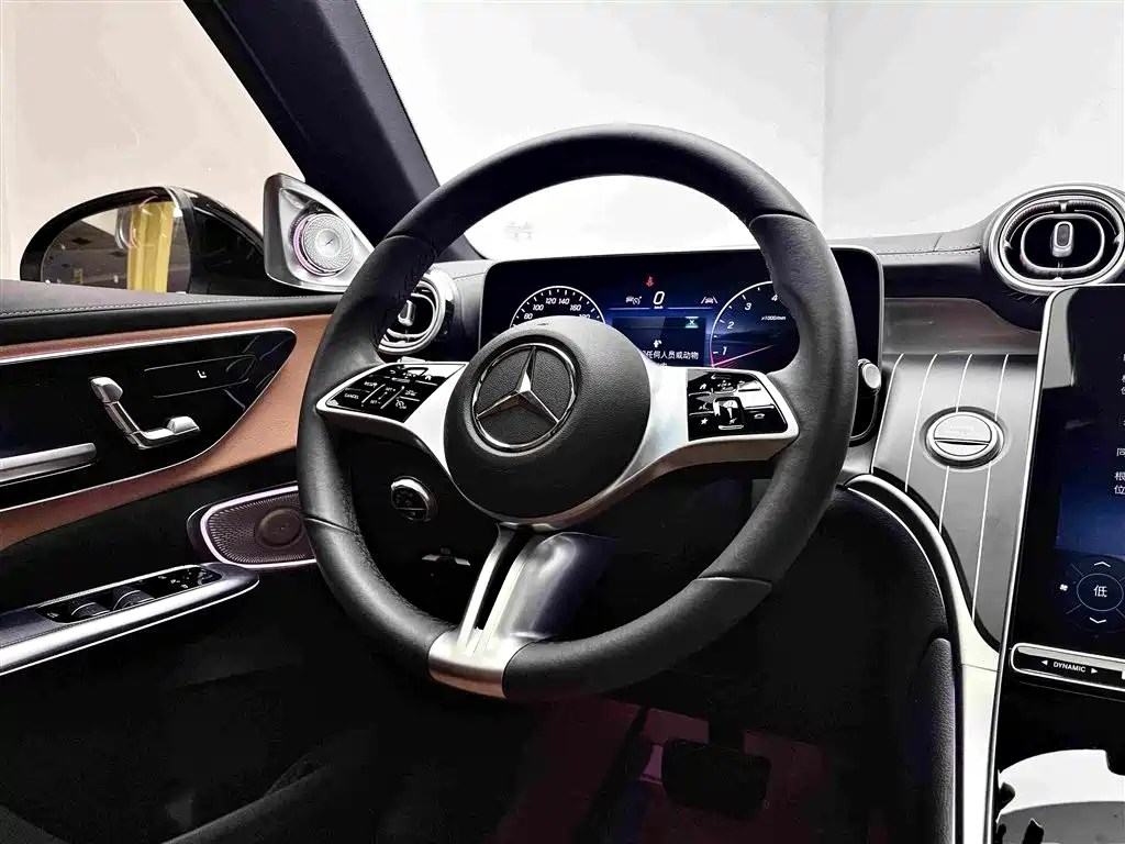 Mercedes-Benz GLC 2025 — фото 12