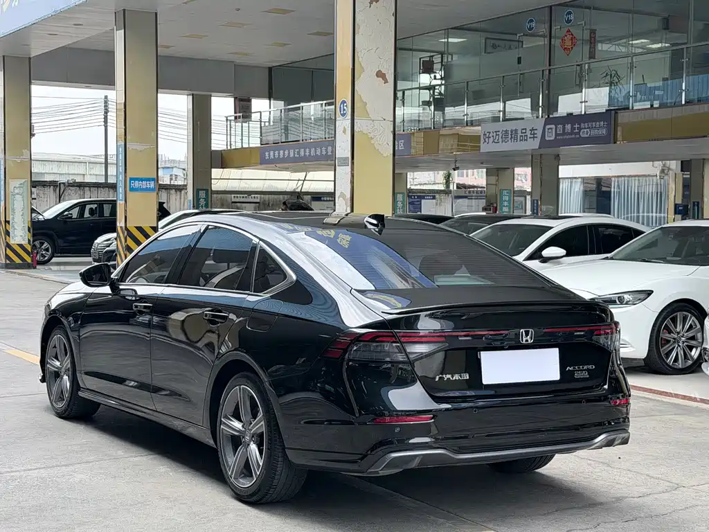 Honda Accord 2023 — фото 13