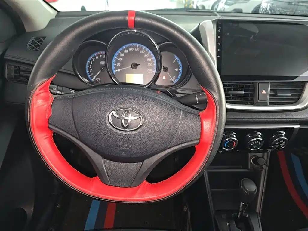 Toyota Yaris L 2019 — фото 11