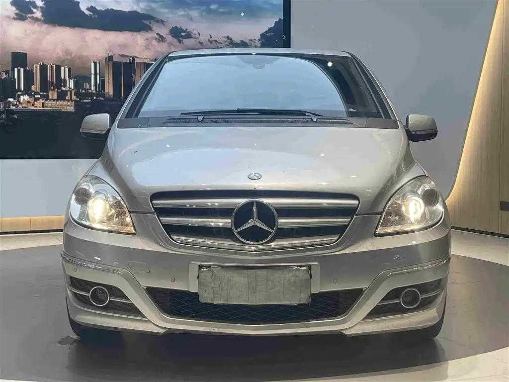 Mercedes-Benz B-Class 2011