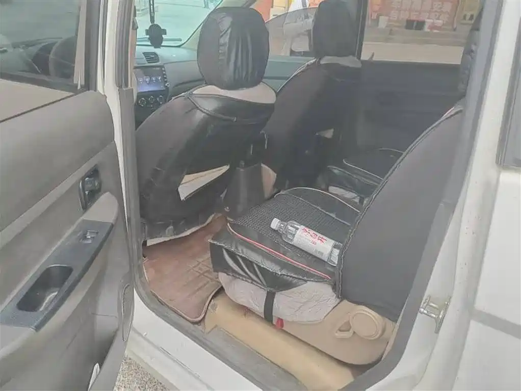 Wuling Hongguang 2018