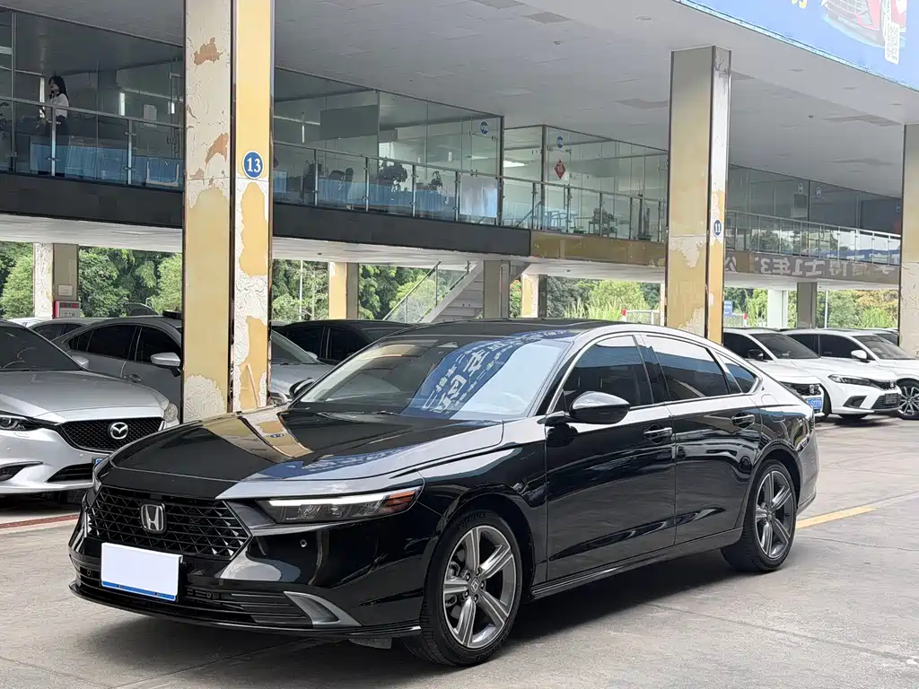 Honda Accord 2023 — фото 1
