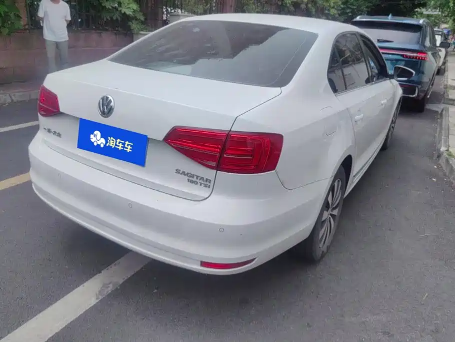 Volkswagen Sagitar 2018