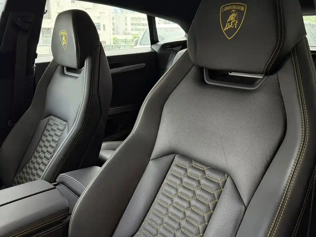 Lamborghini Urus 2021 — фото 12