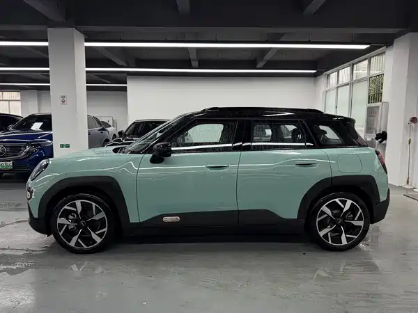 MINI Aceman 2024