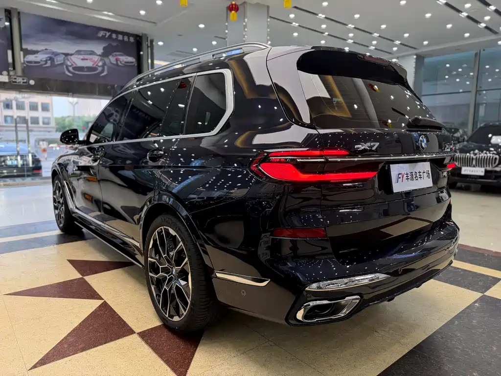 BMW X7 2023 — фото 32