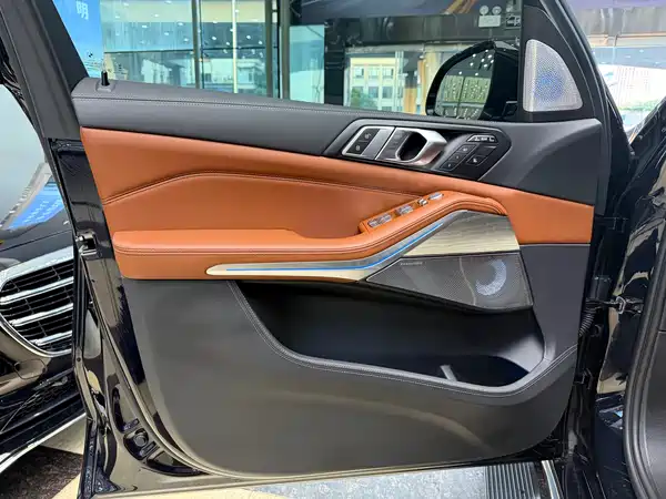 BMW X7 2023