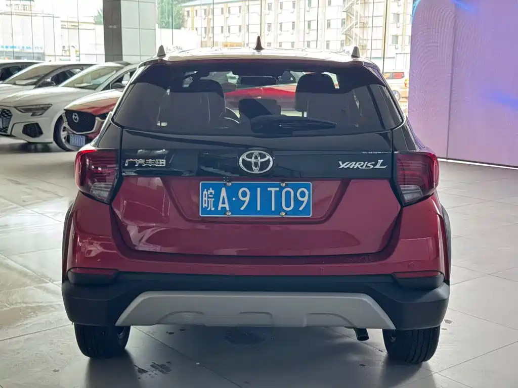 Toyota Yaris L 2022