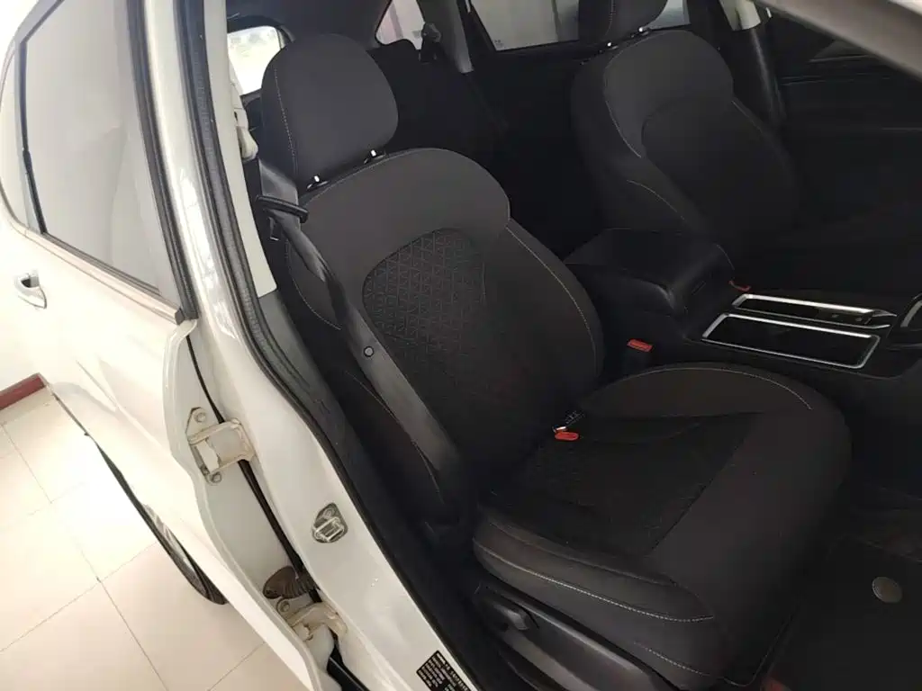 Haval M6 2023 — фото 25