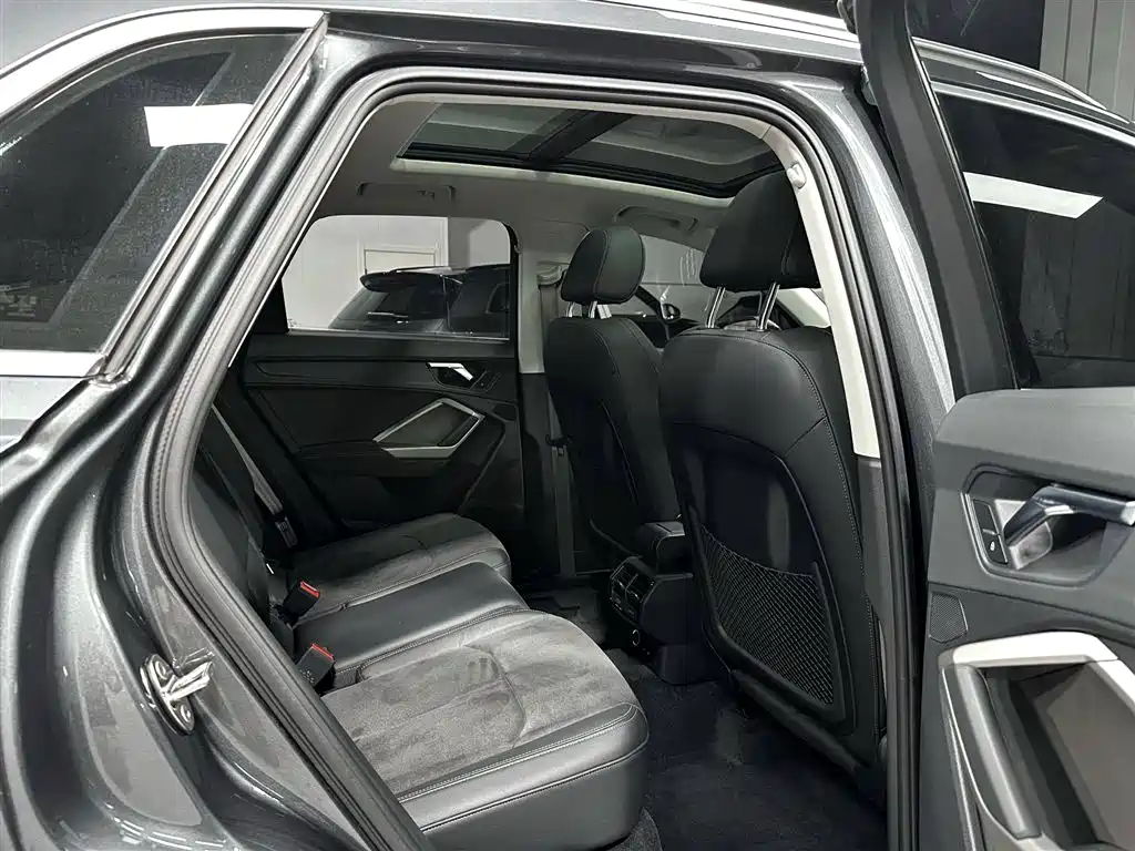 Audi Q3 2022 — фото 18