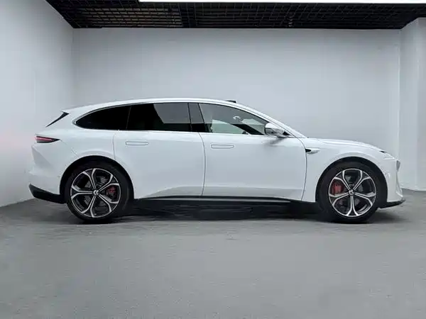 NIO ET5T 2025