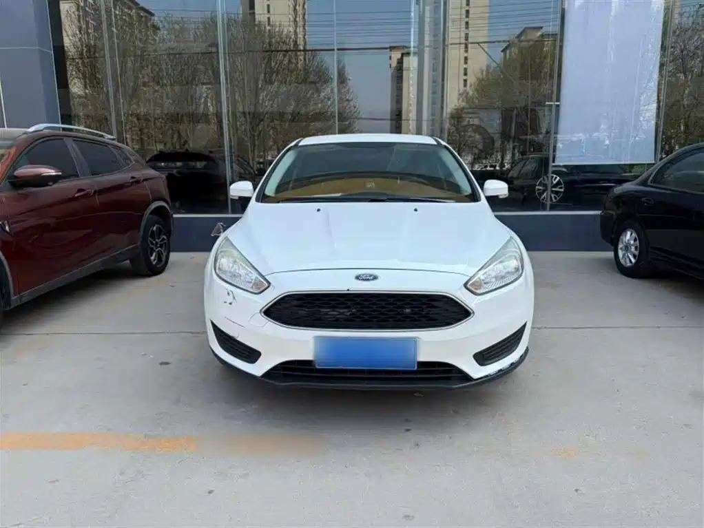 Ford Focus 2018 — фото 3