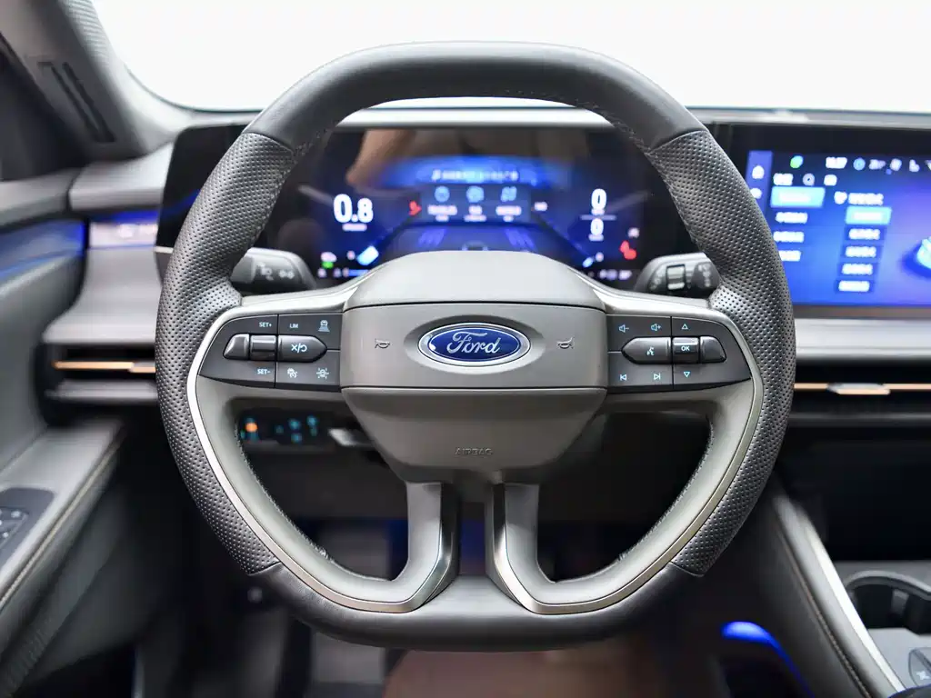Ford Edge 2023 — фото 11