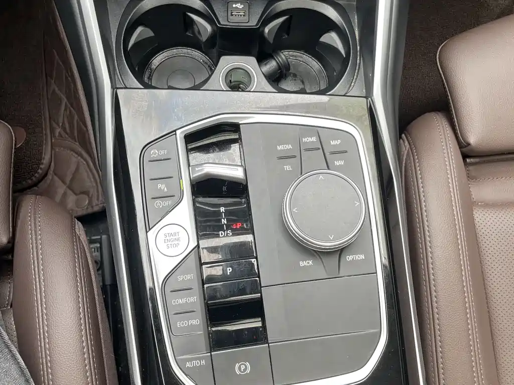 BMW 3 Series 2023 — фото 12