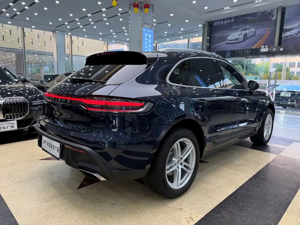 Porsche Macan 2023 — фото 29