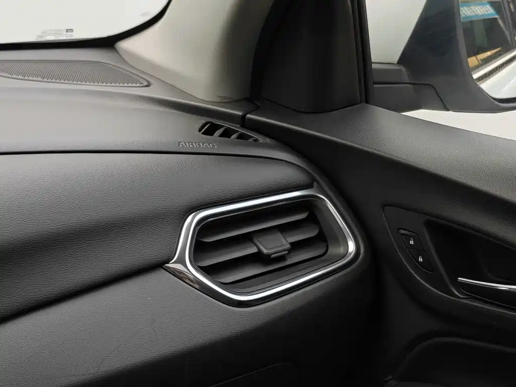 Chevrolet Equinox 2017 — фото 22