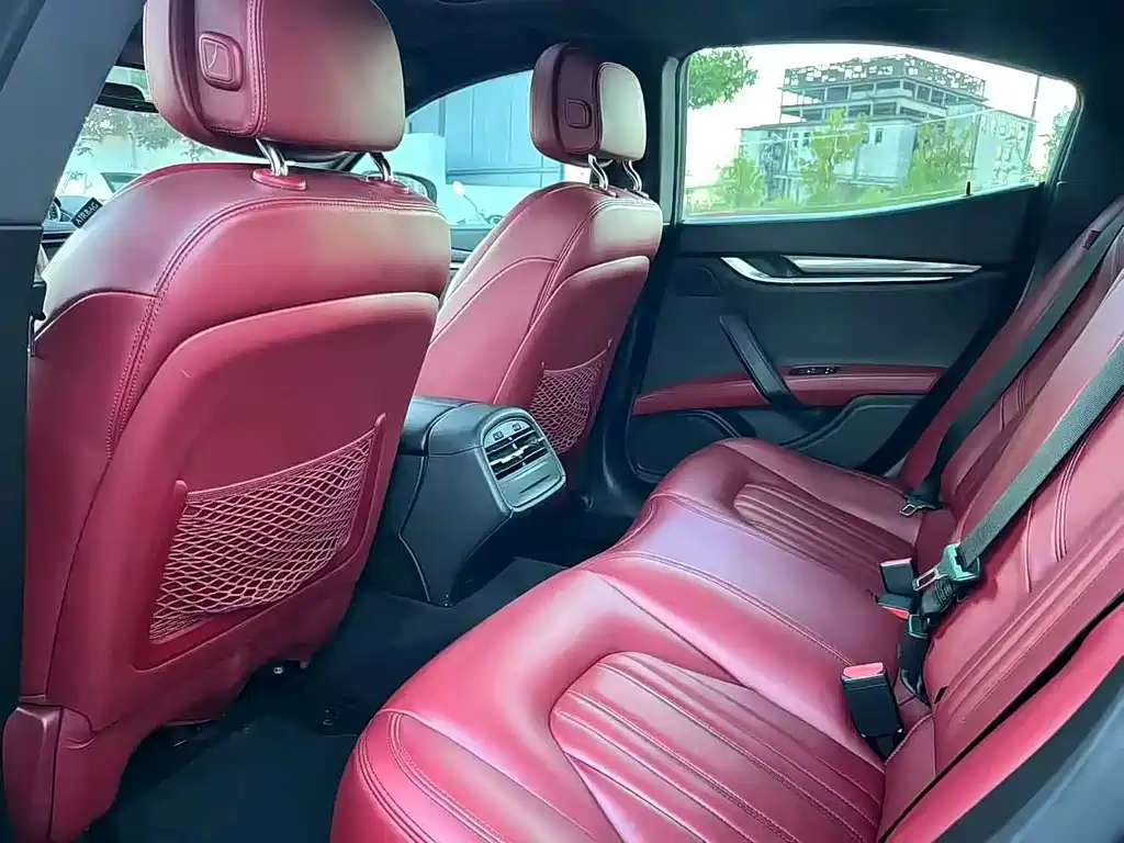 Maserati Ghibli 2017 — фото 15