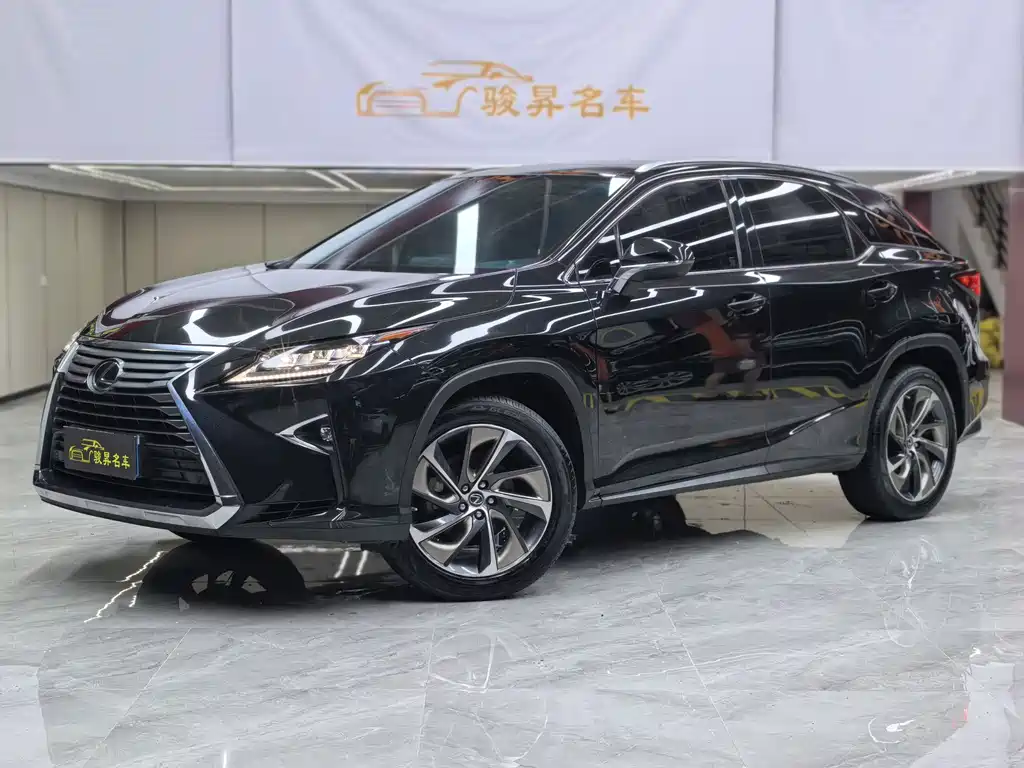 Lexus RX 2018 — фото 1