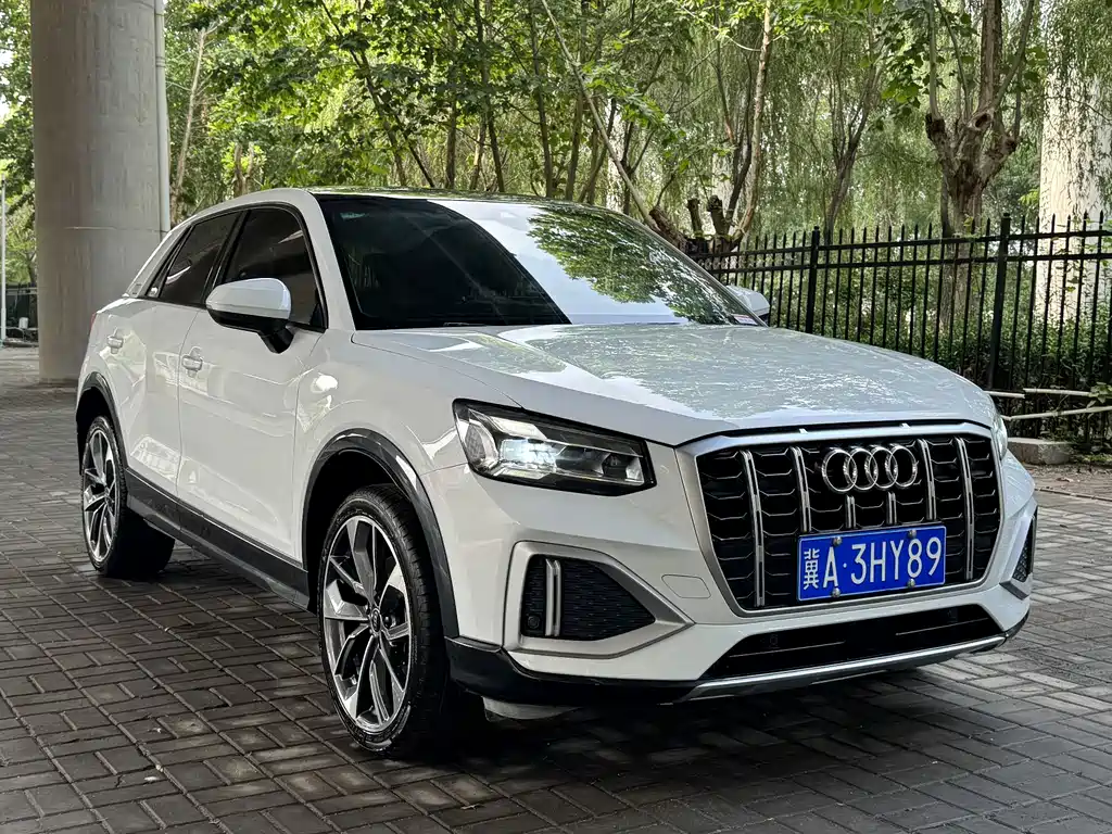 Audi Q2L 2022 — фото 2
