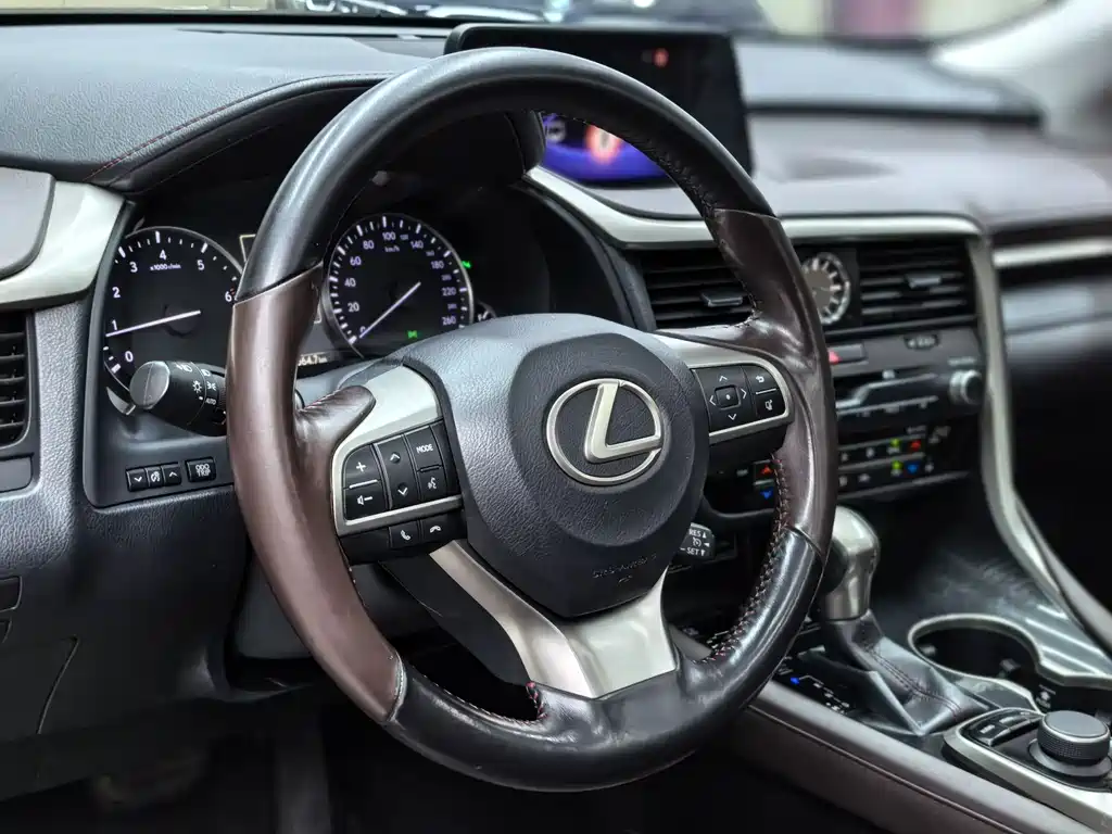 Lexus RX 2018 — фото 15