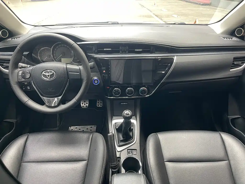 Toyota Corolla 2016 — фото 4