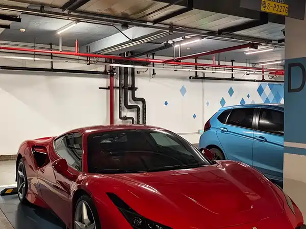Ferrari F8 2019