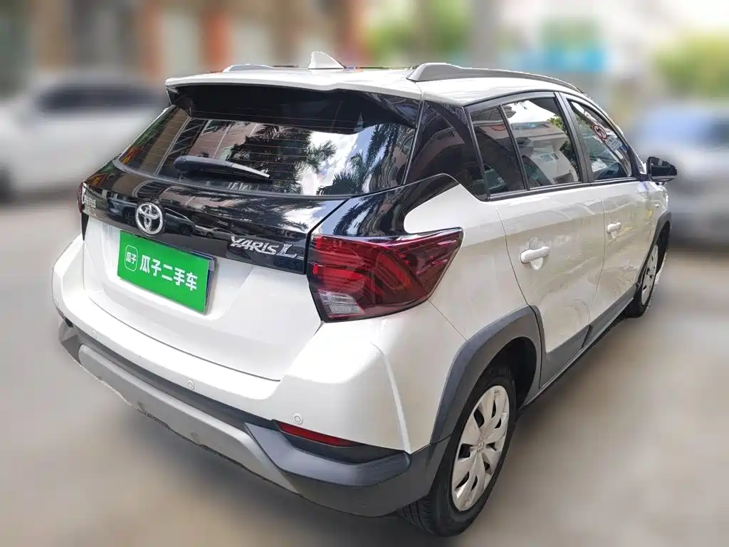Toyota Yaris L 2022