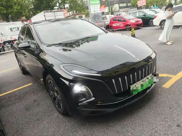 Hongqi E-QM5 2023
