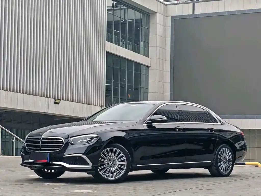 Mercedes-Benz E-Class 2023 — фото 2