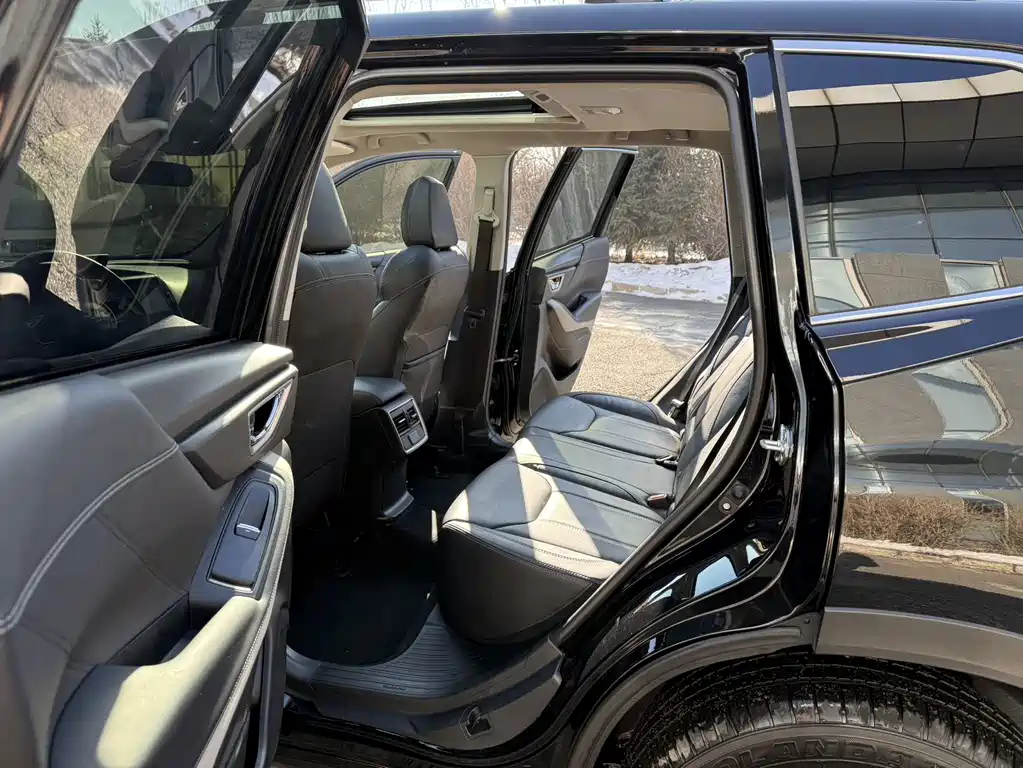 Subaru Forester 2022 — фото 13