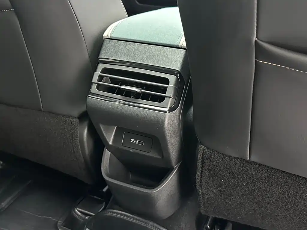 Geely Emgrand S 2022 — фото 13