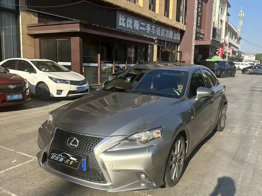 Lexus IS 2015