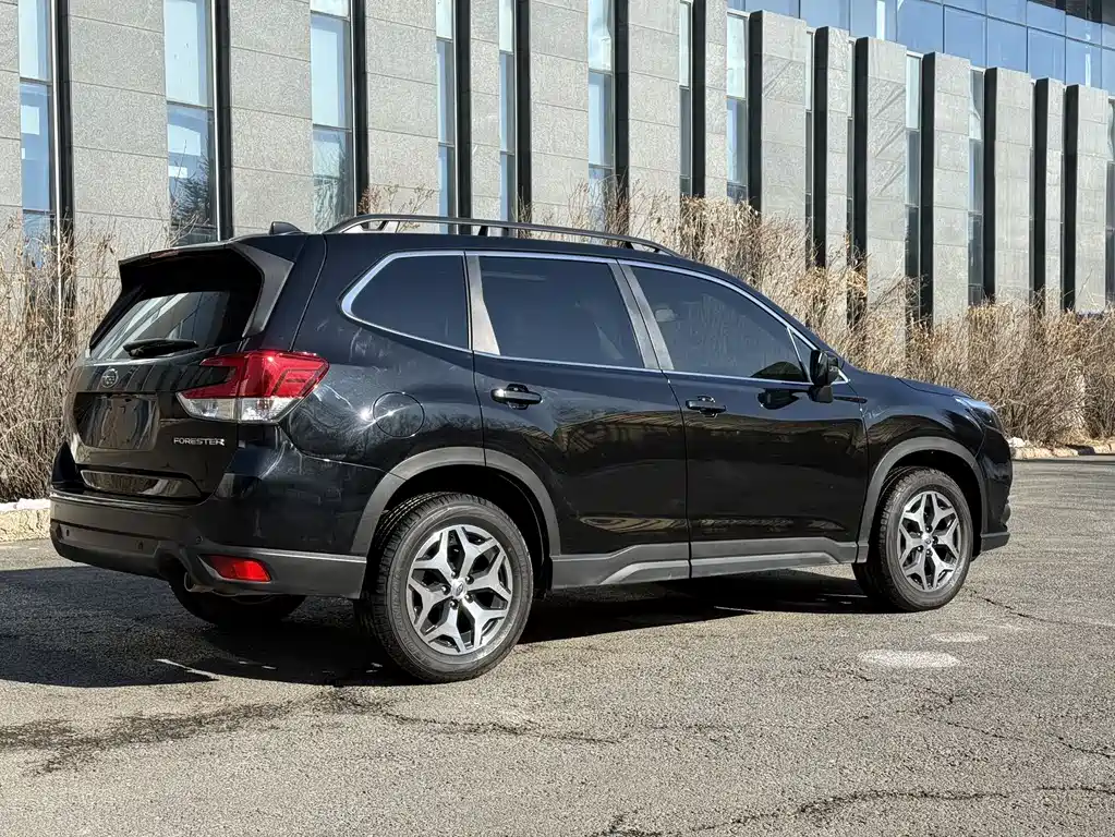 Subaru Forester 2022 — фото 21