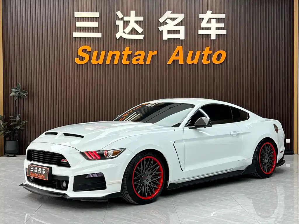 Ford Mustang 2015 — фото 1