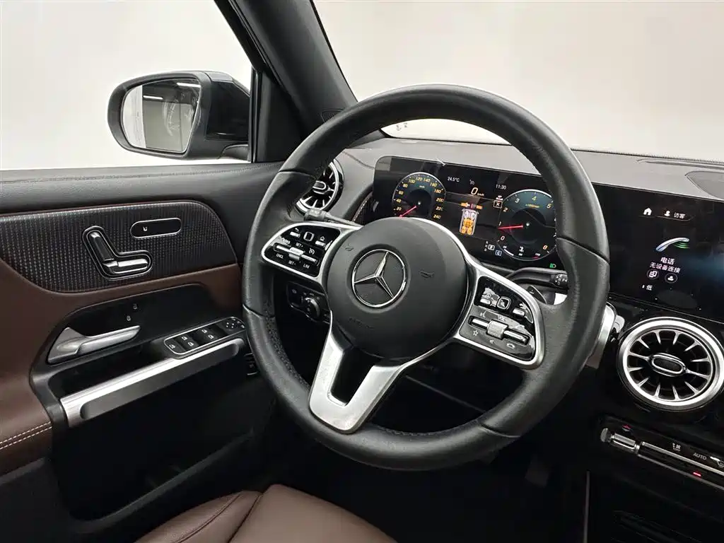 Mercedes-Benz GLB 2023 — фото 10