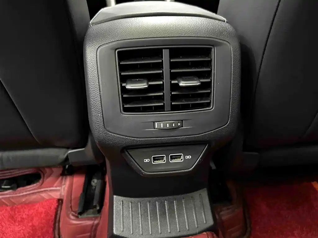 Volkswagen T-Roc 2023 — фото 15
