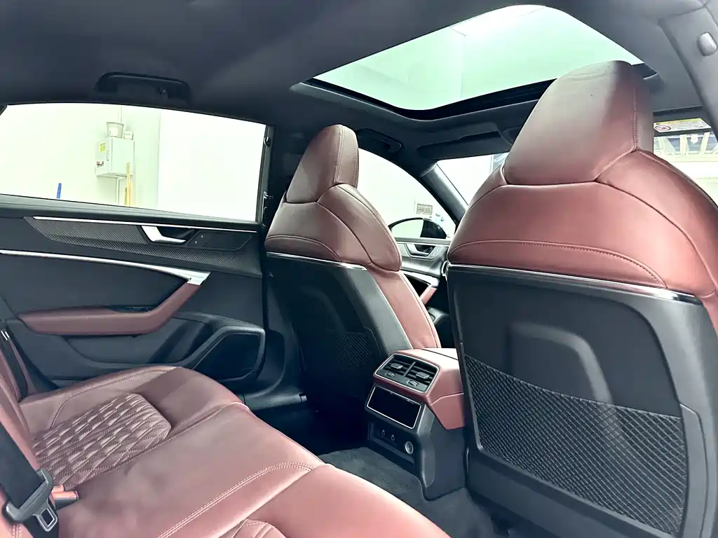 Audi A7L 2022 — фото 15