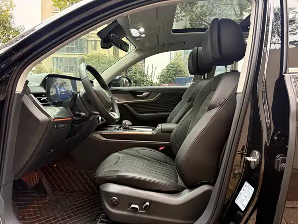 Hongqi HS5 2025