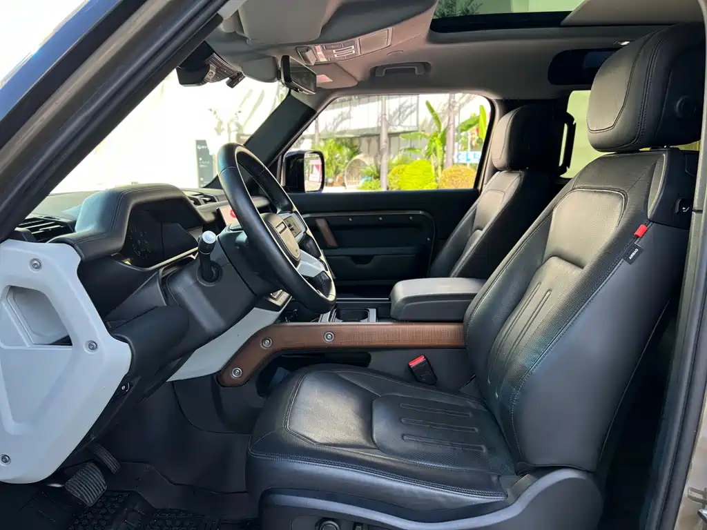 Land Rover Defender 2022 — фото 10