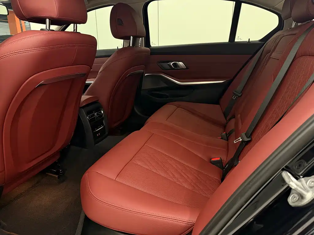 BMW 3 Series 2023 — фото 12