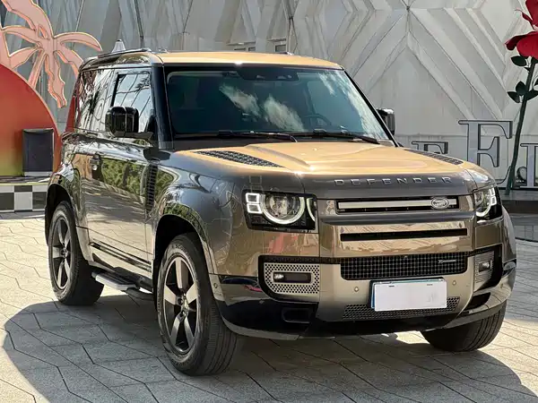 Land Rover Defender 2022