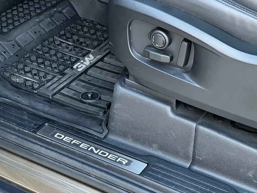 Land Rover Defender 2022 — фото 21